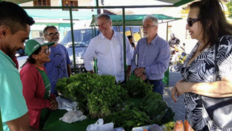 Cooperar visita feira agroecológica e tecnologias sociais em Soledade e Cubati.jpg